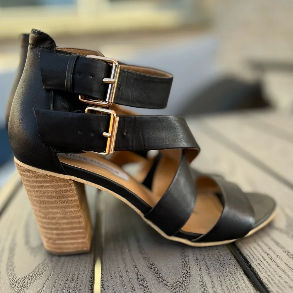 Black leather Steve Madden Sandals Chunk Heels - Size 8 - Picture 1 of 5